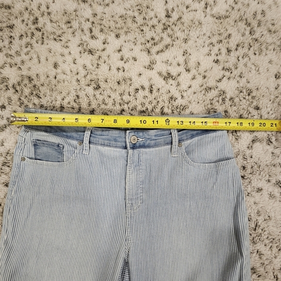 Chico's SZ 10 Nautical Coastal Preppy Blue White Striped Ankle Girlfriend Jean - Picture 5 of 9